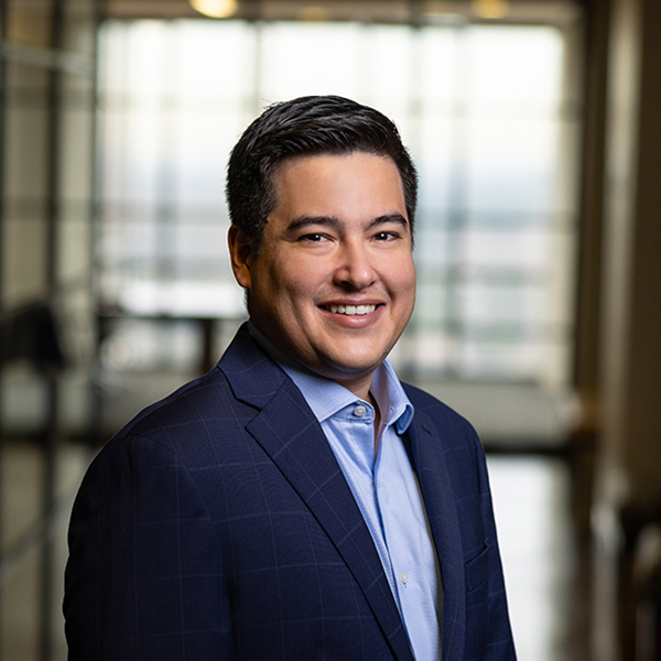 Ian Gomez Headshot