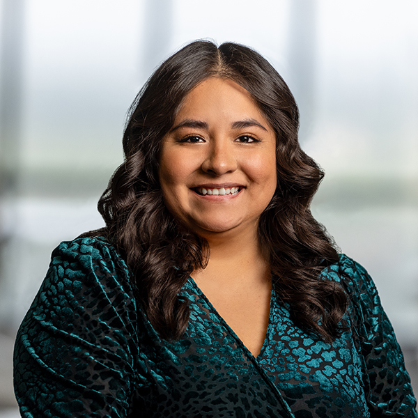 Dalia Rea-Guillen headshot